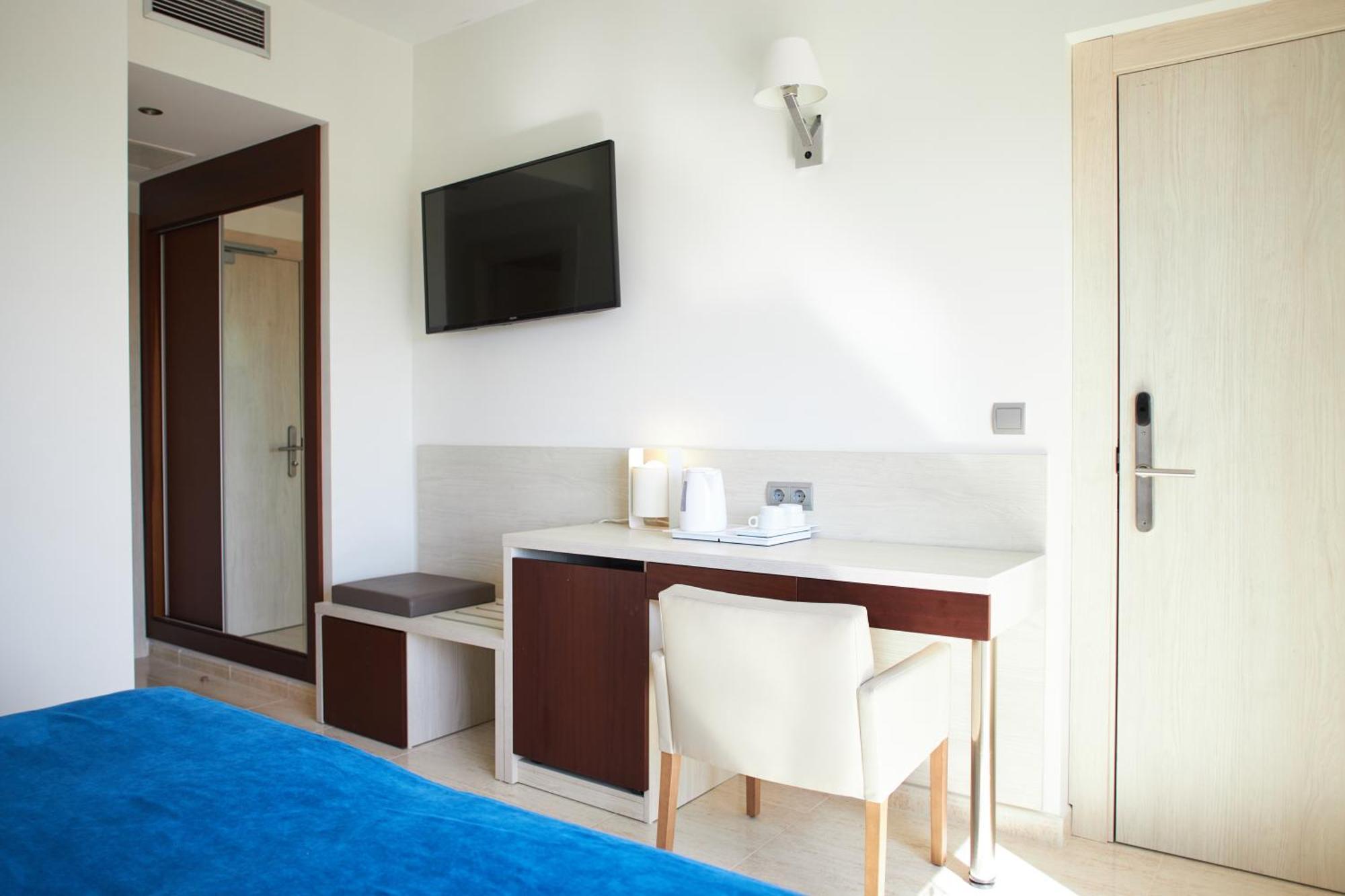 Invisa Ereso All Inclusive Es Cana Extérieur photo